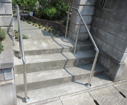 神戸市西区/屋外手すり取り付け後
